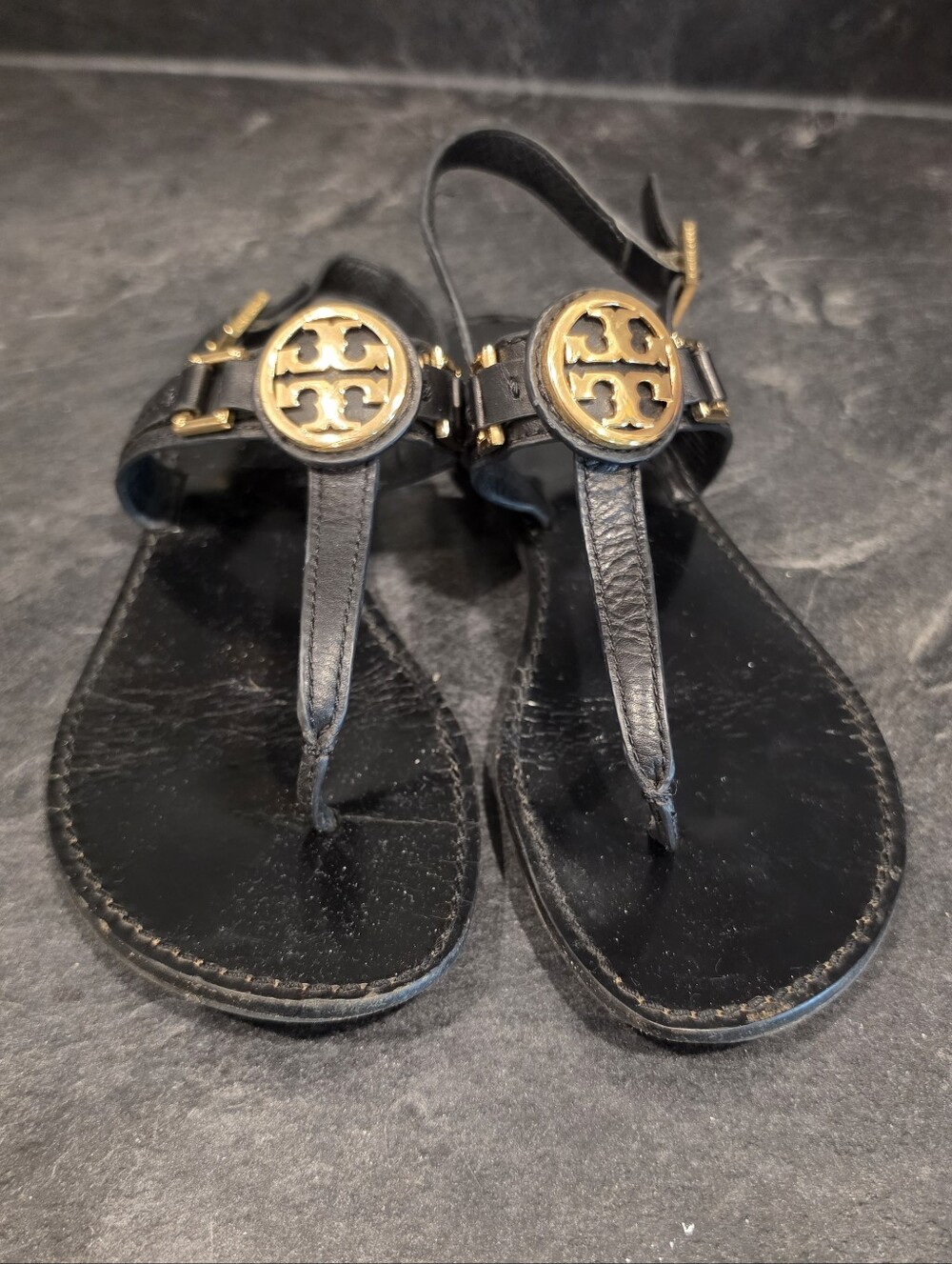 Tory Burch Size 8.5 Black Leather Logo T-Strap Sandals